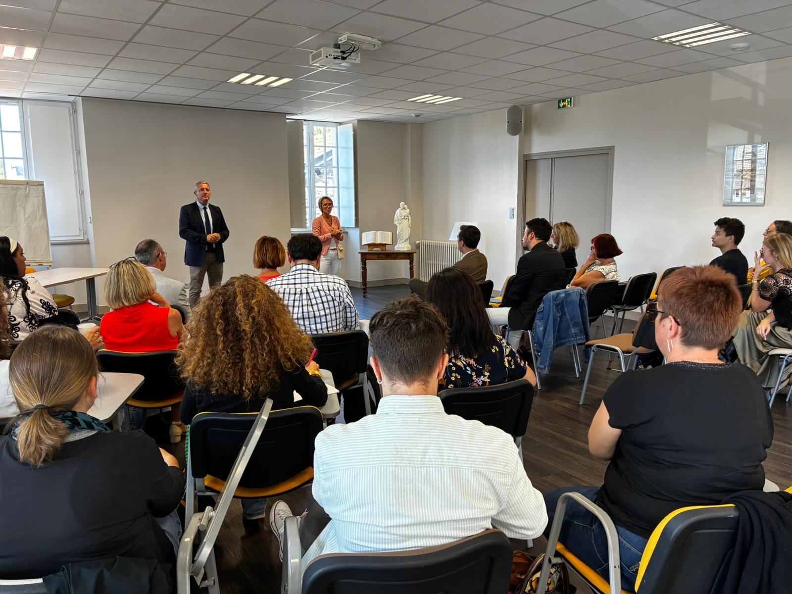 Bienvenue dans la famille de l’enseignement catholique. Vous êtes ici chez vous !